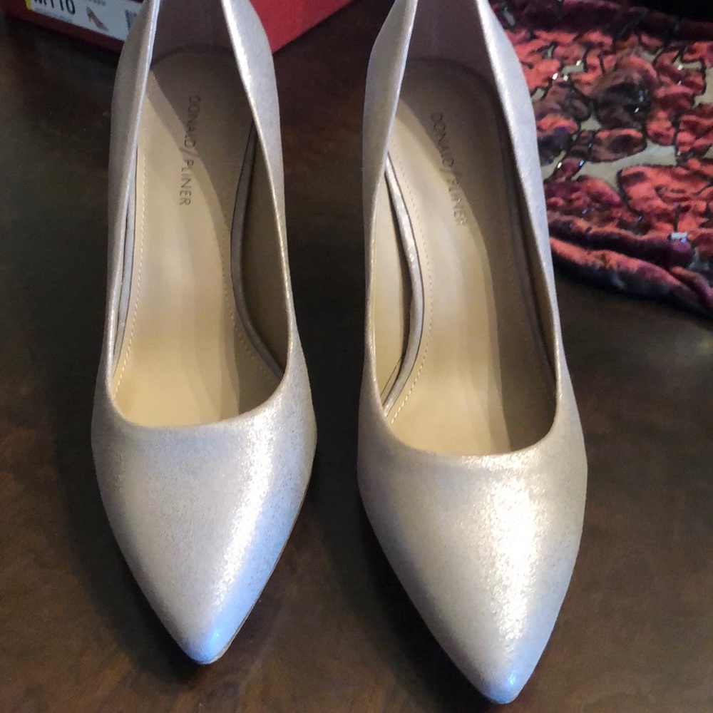 DJP light pewter shimmery pump